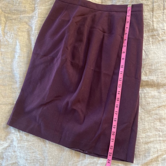 100% Wool Skirt with lining - Picture 1 of 9